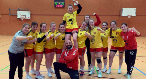 Read more about the article DAMEN SIEGEN DURCH EIN TOR IN LETZTER SEKUNDE