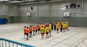 Read more about the article ZWEITE GEWINNT SPITZENSPIEL DER BEZIRKSLIGA BEI DER TSG KIRCHHELLEN