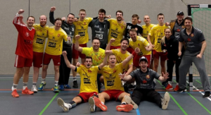 Read more about the article ROTHOSEN FEIERN EINEN UNGEFÄHRDETEN HEIMSIEG IM LOKALDERBY