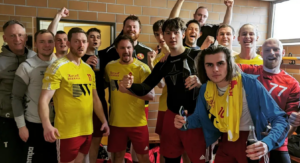 Read more about the article DERBYSIEG 2: ZWEITE MANNSCHAFT SCHLÄGT HSG-MINI-AUFGEBOT